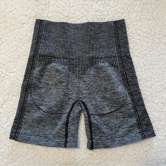 Gymshark Shorts - Picture 2 of 2